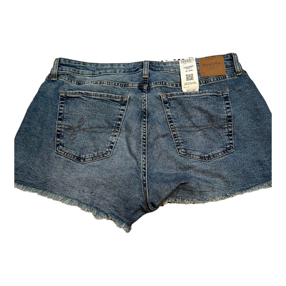 NWT DENIZEN BY LEVIS JEAN SHORTS - Picture 2 of 5